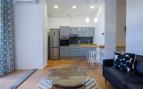 Florit Flats - The Vella Apartment